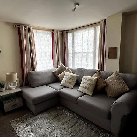 The Hideaway Holywell 1 Apartment Екстериор снимка